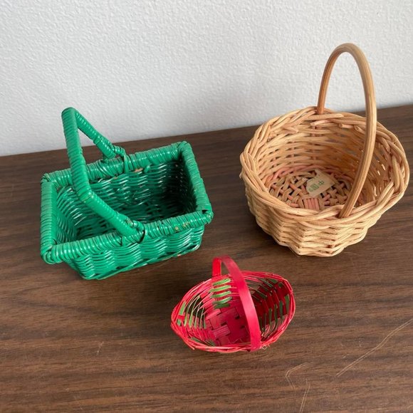 3 Mini Woven Baskets - Picture 2 of 2